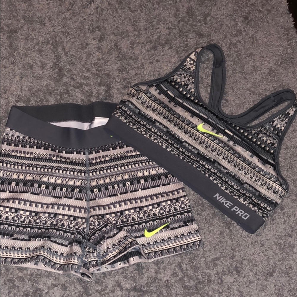 Nike pro set